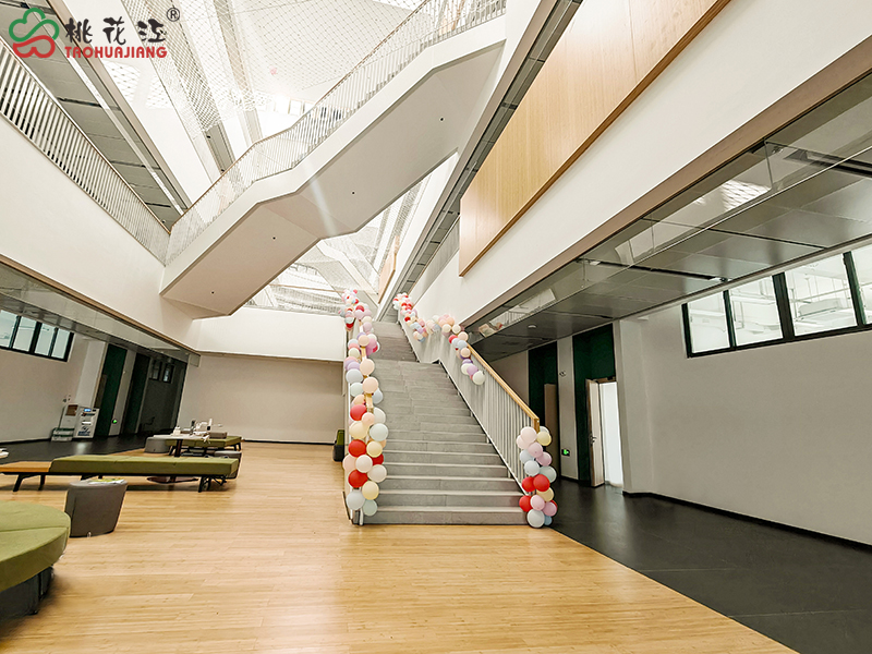 教学区竹制地板