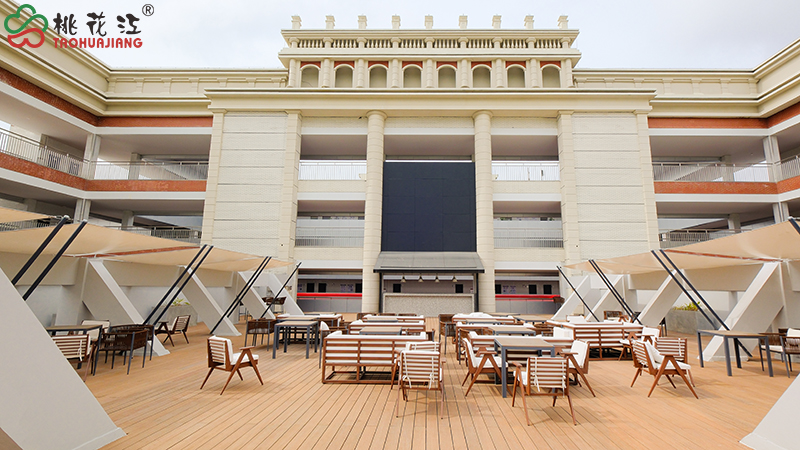 美纹超然竹板铺装的平台