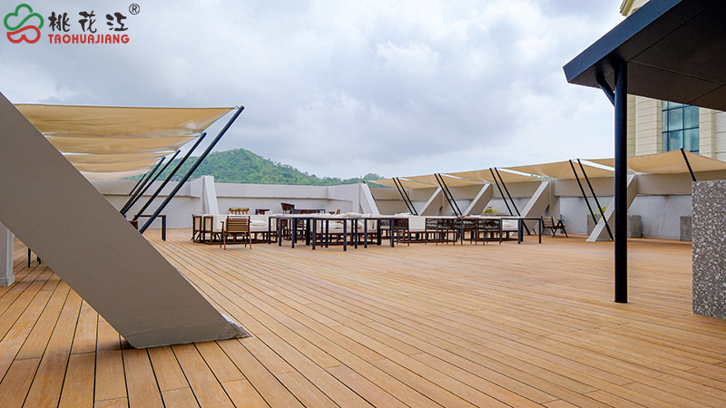 美纹超然竹板铺装的平台