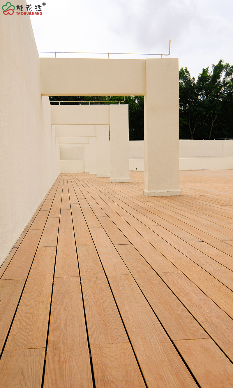 美纹超然竹板铺装的平台