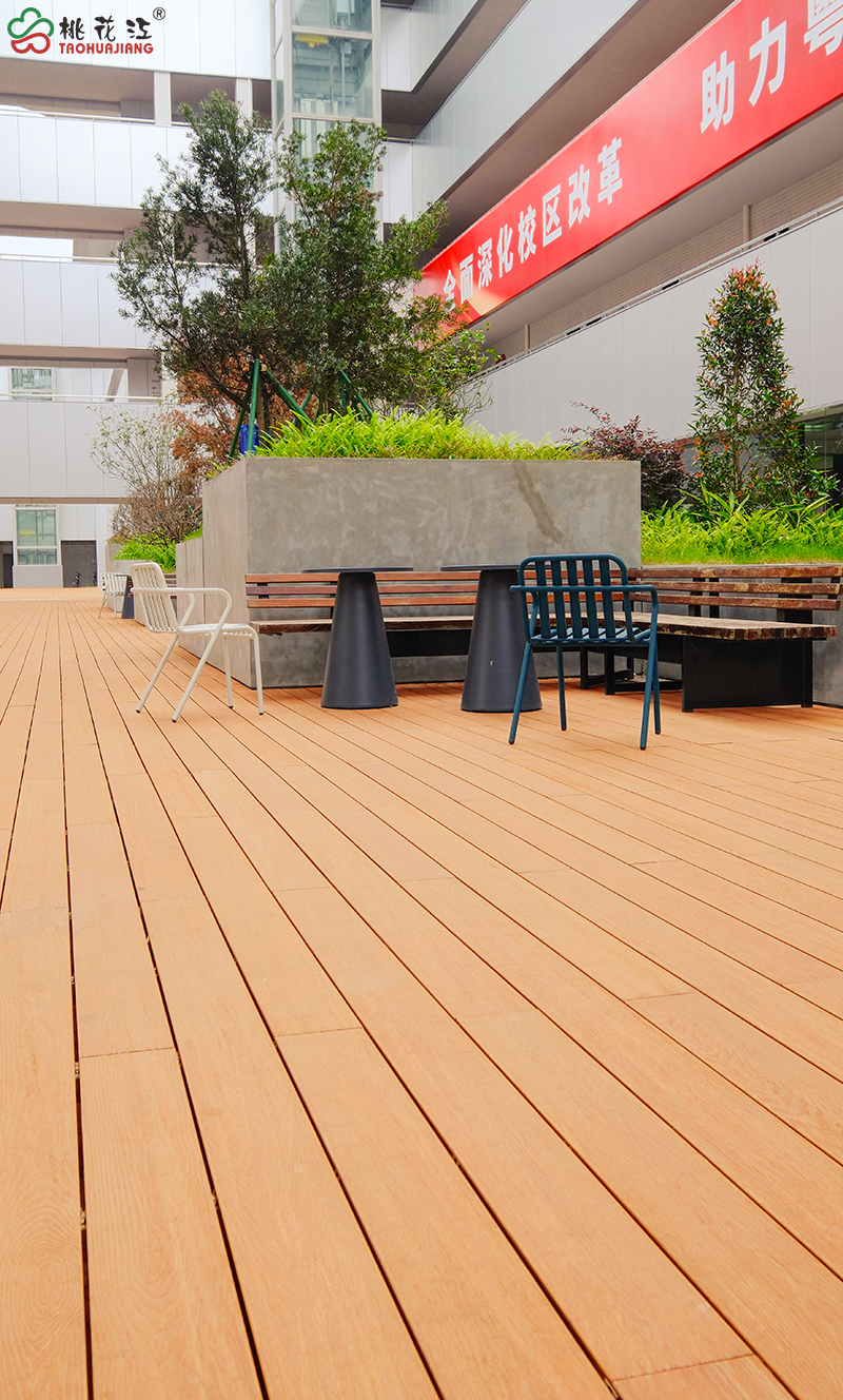 美纹超然竹板铺装的平台