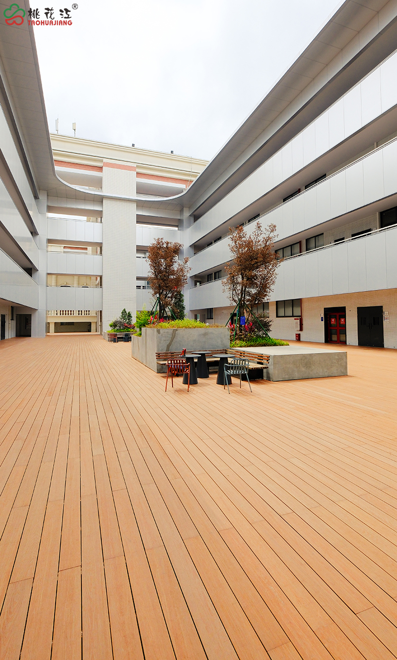 美纹超然竹板铺装的平台